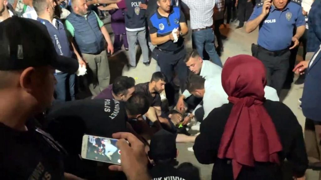 Cengiz Kurtoğlu konserinde silahlı kavga: 1’i bebek 2 kişi yaralandı