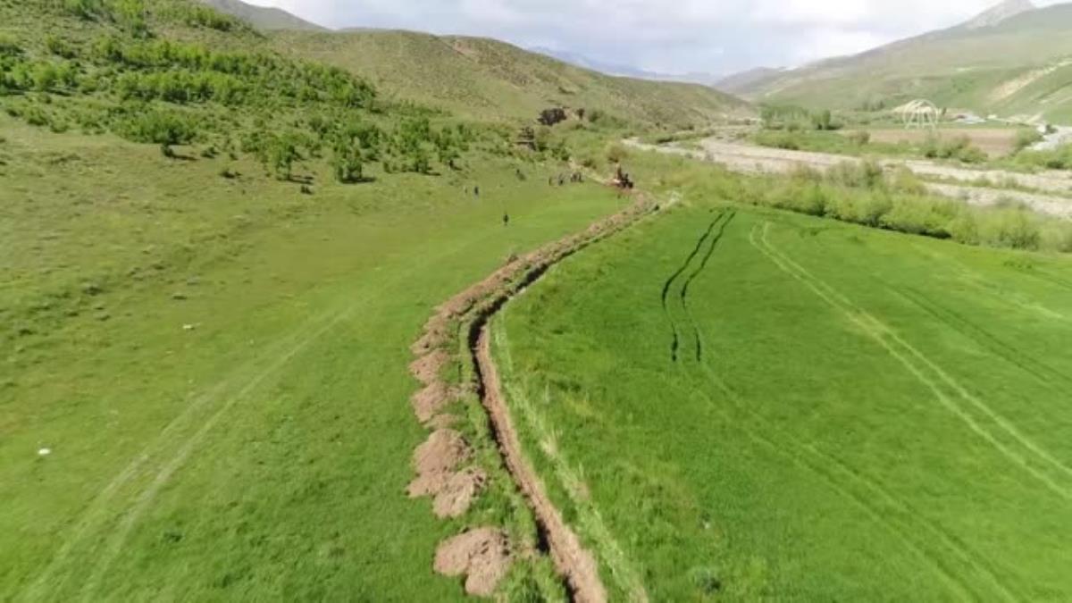 Van’da tarımsal faaliyetlerle çiftçinin yüzünü güldürdü