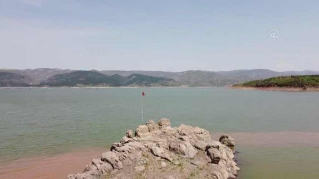 Kuraklıktan etkilenen Almus Baraj Gölü’nde su seviyesi artıyor