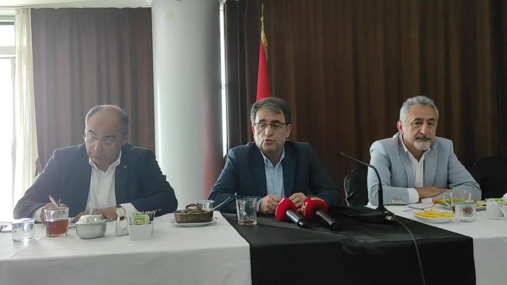 Rize’de Konuşan CHP Milletvekili Turan Aydoğan: “Emeklimize 150 Doları Mübah Gören Bir Yönetim Var”