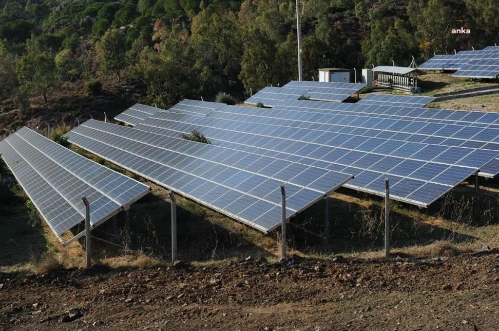 Tarımsal Sulamada Kullanılmak Üzere Alanı 125 Metrekareyi Geçmeyen Güneş Enerjisi Yatırımlarına Ruhsat Kolaylığı Getirildi