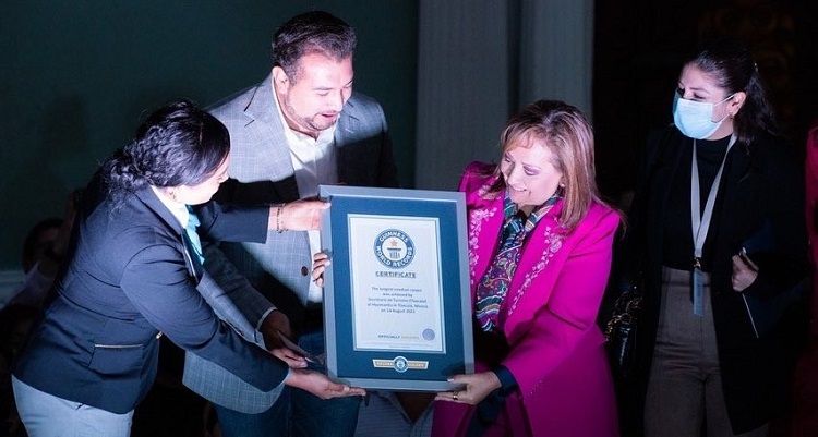 Dünyanın en uzun halısı rekoru Meksika’ya geçti