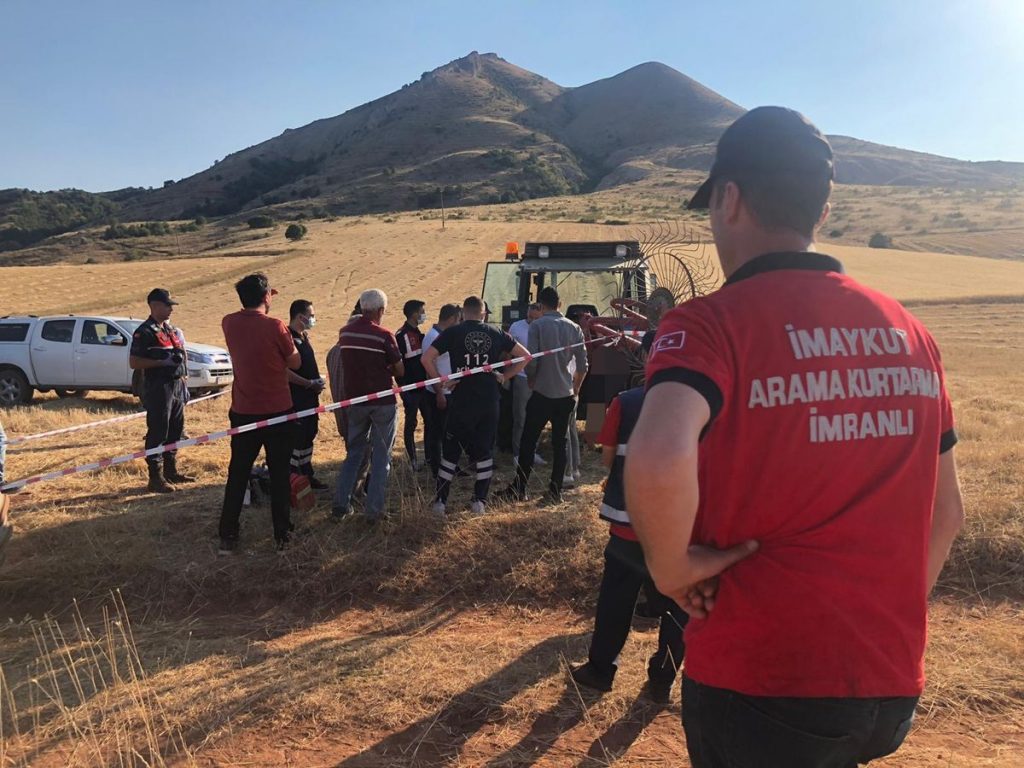 Sivas haberi | Sivas’ta traktörle tarım aletinin arasında sıkışan kişi öldü