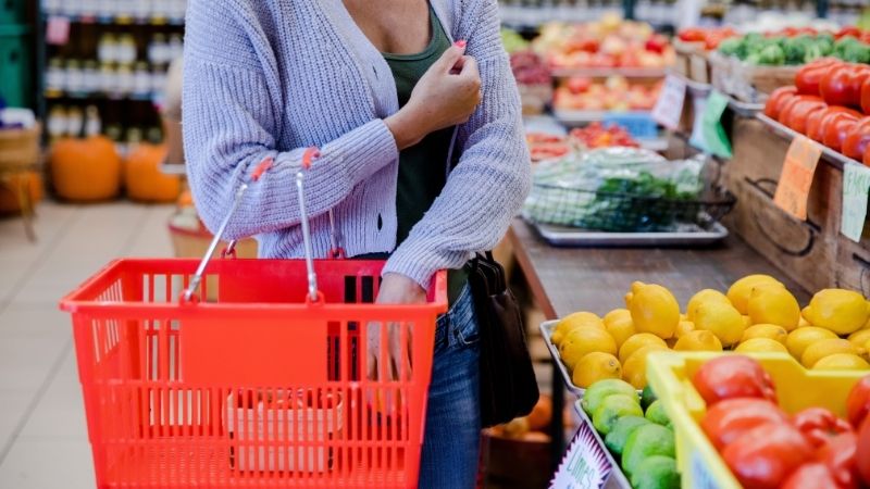 Düşük gelirli ailelerin gıda tercihlerinde en belirleyici unsur ne?